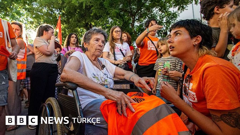 İspanya'da konut krizinin sembolü haline gelen yaşlı kadın evine dönebilecek