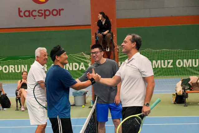 İstanbul'da Çin-Türkiye 55. yılı İpek Yolu Kupası tenis turnuvasına 150 kişi katıldı