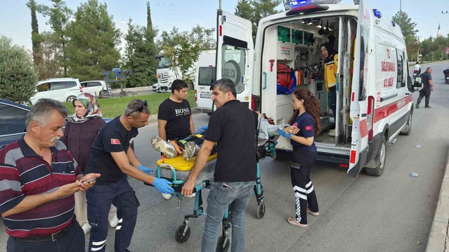 Adıyaman'da devrilen motosiklette 1 kişi yaralanarak hastaneye kaldırıldı
