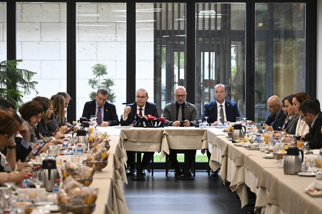 CHP'li Öztrak, siyasi etik ve siyasetin finansmanı için Meclis'te düzenleme istedi