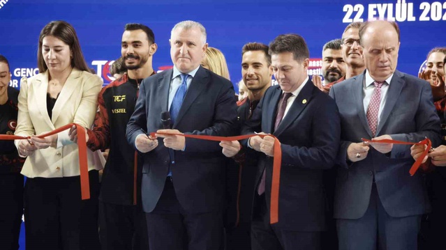 Bakan Bak, Ankara'da açılan salonda TCF'nin artık kirada olmadığını söyledi