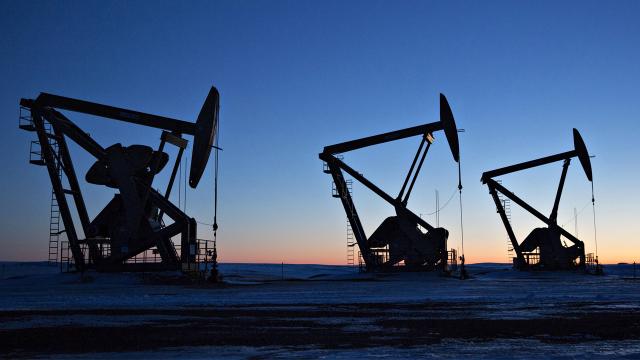 Brent petrolÃ¼n varili 99,39 dolardan iÅŸlem gÃ¶rÃ¼yor