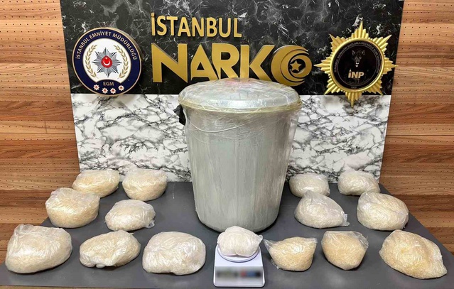 İstanbul'da 4 operasyonda 305 kilo 250 gram sıvı metamfetamin ele geçirildi