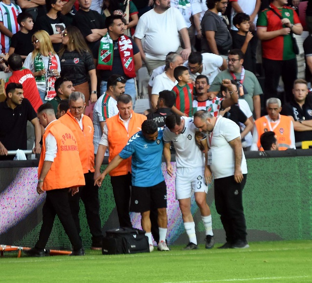 Bucaspor derbisi öncesi Altay'da İbrahim Kıravi çapraz bağ kopmasıyla sezonu kapattı