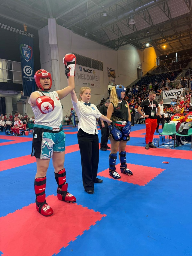 Denizlili Hilal Bayhan, Kick Boks Gençler Dünya Şampiyonası'nda gümüş kazandı