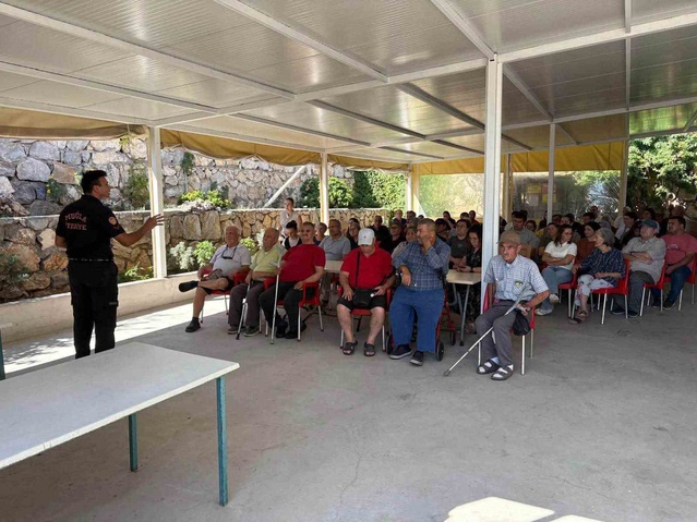 Muğla Fethiye huzurevi personeli yangın tatbikatında tahliye ve söndürme eğitimi aldı