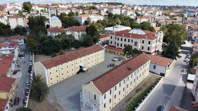 Edirne Valisi Sezer, Edirne Lisesi'ndeki Tekel binalarında restorasyonu inceledi