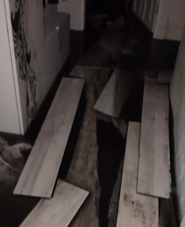 İstanbul Sultangazi'de sağanakta evi su basan 4 kişi nerede kalacaklarını bilmiyor