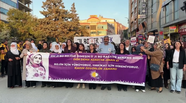 Van'da kadınlar Rojin Kabaiş için yürüdü, babası 600 vekile hesap sorma çağrısı yaptı