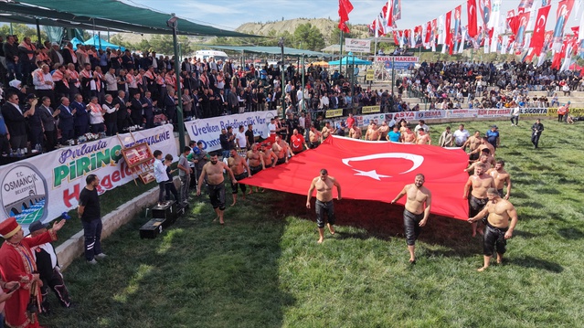 Osmancık'ta 600 sporcunun güreştiği festivalde başpehlivan Bekir Eryücel oldu