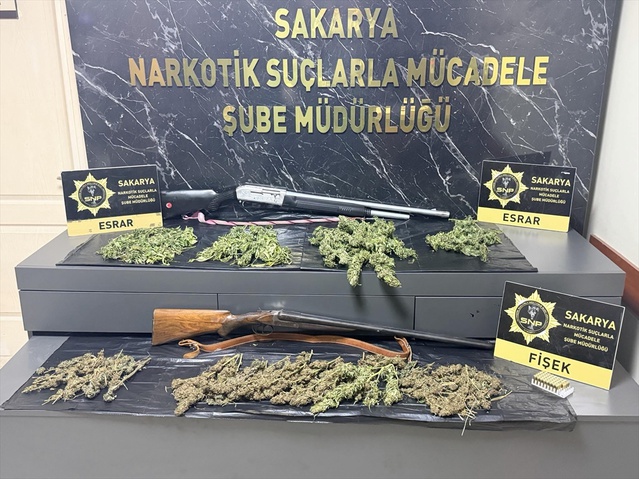 Sakarya'da 'Sokaklar Güvende' operasyonunda 2 şüpheliden 1'i tutuklandı