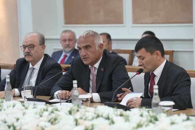 Ersoy, Taşkent'te 'Maturidi'nin Düşünce Dünyası'nın Özbekçe tanıtımına katıldı
