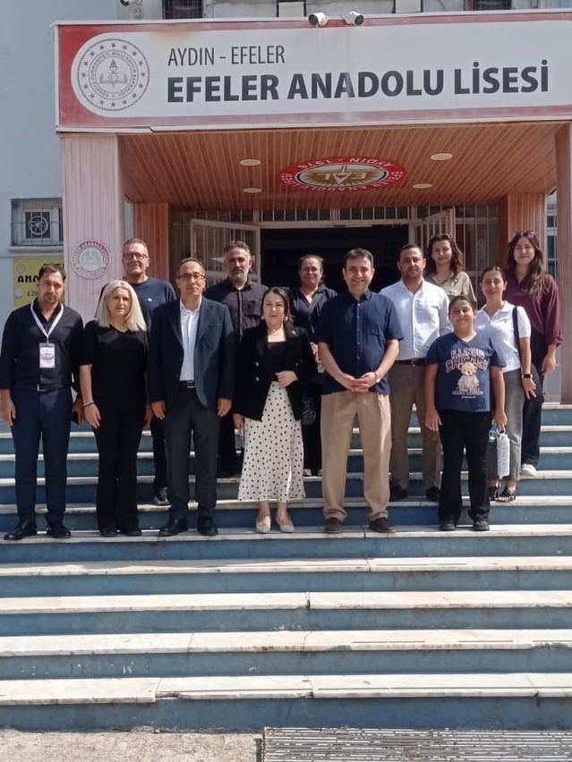 AYSEM sanat kursu kayıtları Efeler Anadolu Lisesi'nde yoğun katılımla tamamlandı