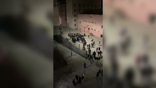 Hakkari'de Afife Kız Öğrenci Yurdu öğrencileri su kesintilerine karşı eylem yaptı