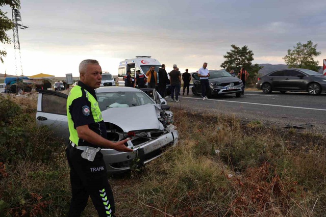 Nevşehir'de otomobil şarampole savruldu, 2'si çocuk 6 kişi yaralandı