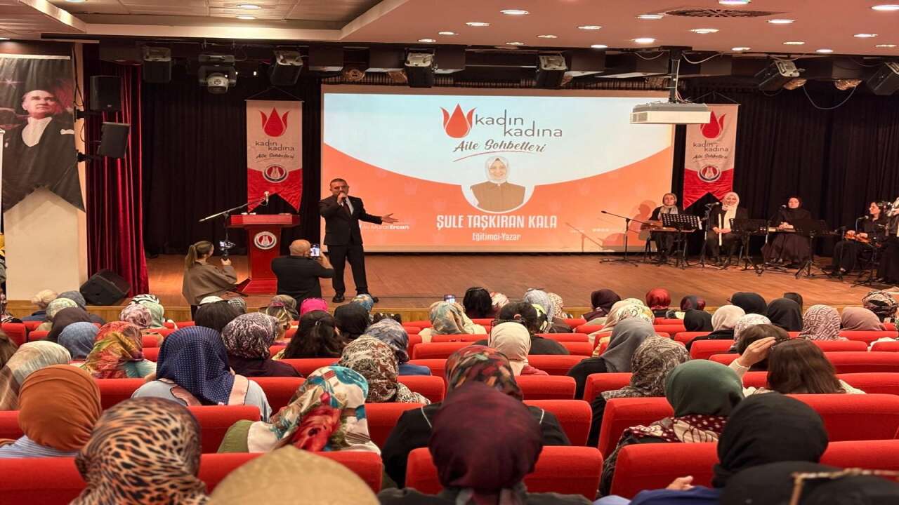 Sincan’da “Kadın Kadına Aile Sohbetleri” sezonu Şule Taşkıran Kala ile başladı
