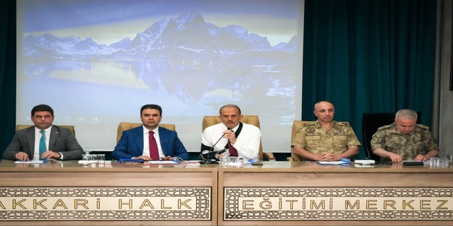 Hakkari'de 2026-2027 eğitim yılı okul güvenliği toplantısı Vali başkanlığında yapıldı