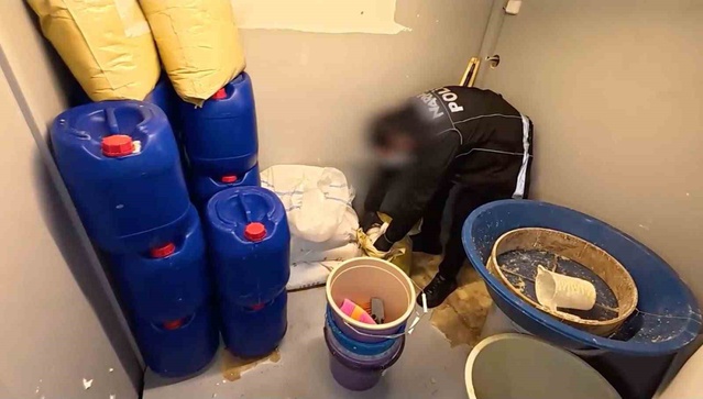 İstanbul'da 20 kilometrelik yolu 8 saatte giden 2 uyuşturucu imalatçısı tutuklandı