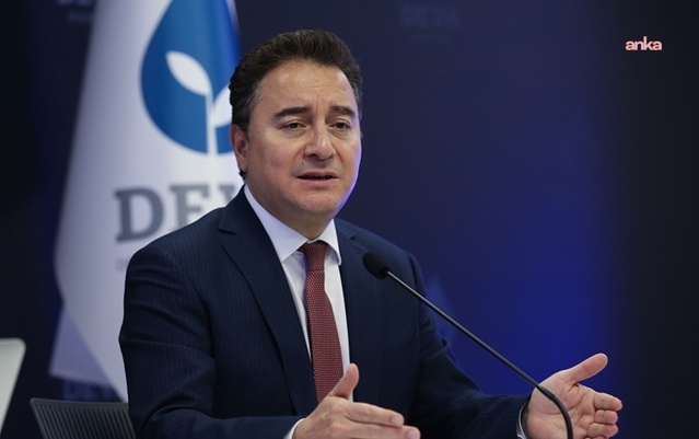 Babacan emekli polisin intiharı için 'sadaka değil' diyerek iktidara seslendi