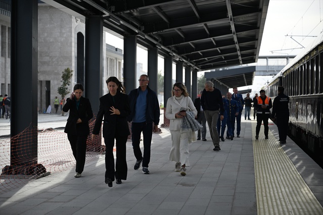 Orient Express yılın ikinci seferinde 70'ten fazla yolcuyla Edirne Garı'na ulaştı
