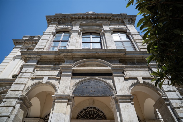 Cağaloğlu Hüsamettin Yivlik Lisesi, 152 yıllık eğitim mirasını sürdürüyor