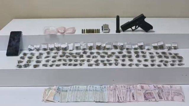 Beyoğlu'nda düzenlenen operasyonda 116,3 gram marihuana ele geçirildi, 3 kişi tutuklandı