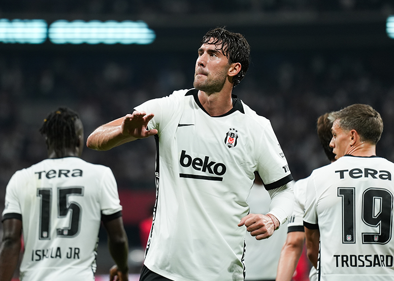 Amedspor maçında sakatlanan Beşiktaş'ın yıldızı 4 maç kaçıracak