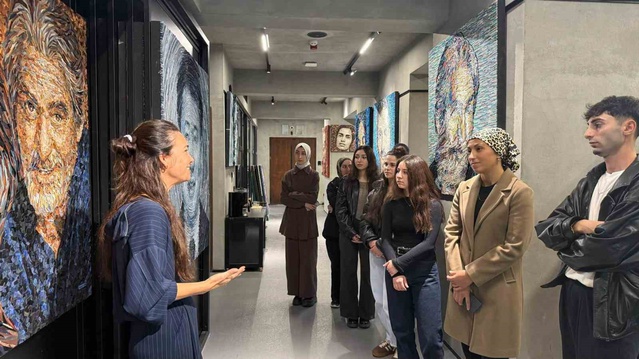 Düzce'de gençler atıklardan sanata dönüşümü Sustainable Art House'ta inceledi