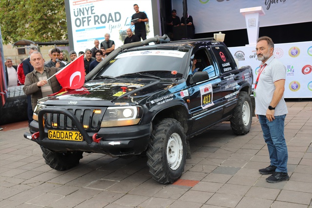 Ünye'de Karadeniz Off-Road Kupası'nın 2. ayak seremonisinde 12 araç gösteri sundu