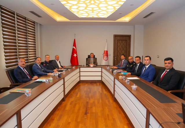 Bayburt'ta üniversite güvenlik toplantısında yurt ve yerleşke önlemleri görüşüldü