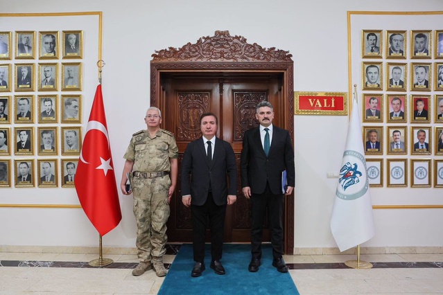 Erzincan'da güvenlik ve asayiş toplantısı Vali Aydoğdu başkanlığında düzenlendi