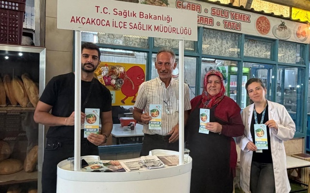 Düzce Akçakoca'da Şekere Dikkat Haftası standında sağlıklı beslenme anlatıldı
