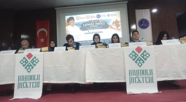 Bayburt Fen Lisesi'nde Kırım Tatarı yazar Cengiz Dağcı paneli düzenlendi