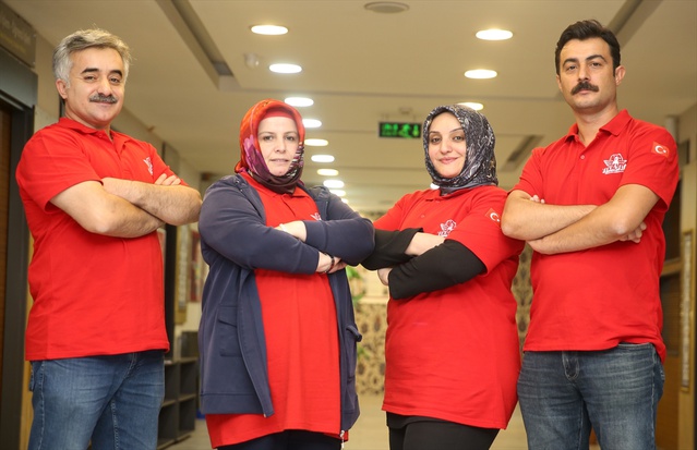 Öğretmen ailesinin sohbeti ödüllü yapay zeka projesine dönüştü