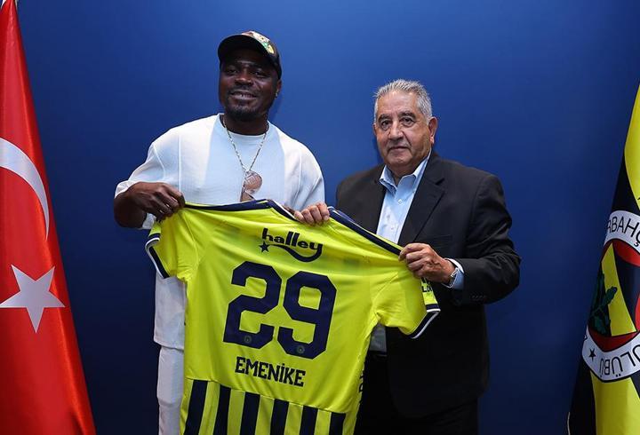 Emmanuel Emenike’den Fenerbahçe’ye ziyaret
