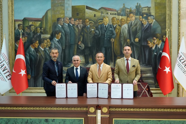 Gaziantep'te üniversite öğrencilerine sosyal hizmet merkezi için protokol imzalandı