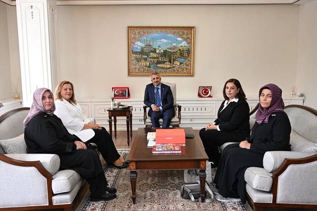 Vali Sezer, KADEM Edirne İl Temsilcisi Ekrikaya'ya yeni görevinde başarılar diledi