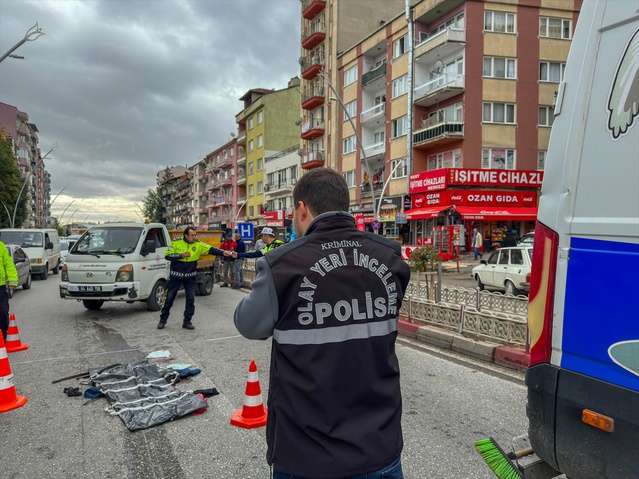 Uşak'ta 74 yaşındaki yayaya tır çarptı, yaya ağır yaralandı; sürücü gözaltına alındı