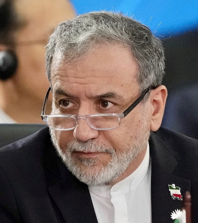 İran Dışişleri Bakanı Arakçi, savaşa da diplomasiye de hazır olduklarını söyledi