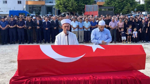 Konya'da rahatsızlık sonucu ölen 24 yaşındaki uzman çavuş Erdemli'de toprağa verildi