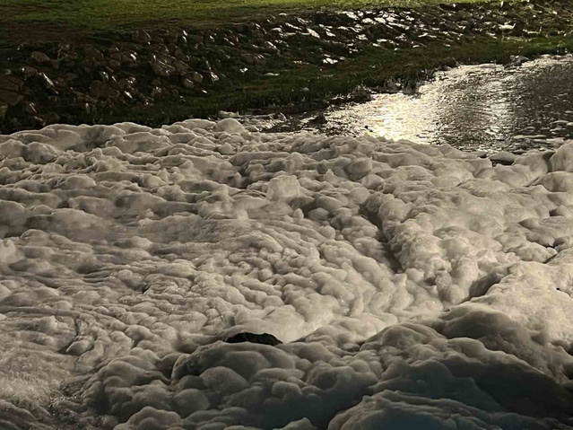 Kocaeli İzmit Sekapark'ta köpük oluştu, ekipler inceleyip numune aldı