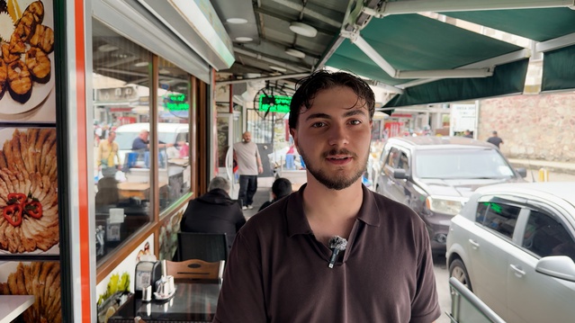Artvin Hopa'da işletmeci Yazıcı, boğazına yemek kaçan müşteriyi Heimlich'le kurtardı