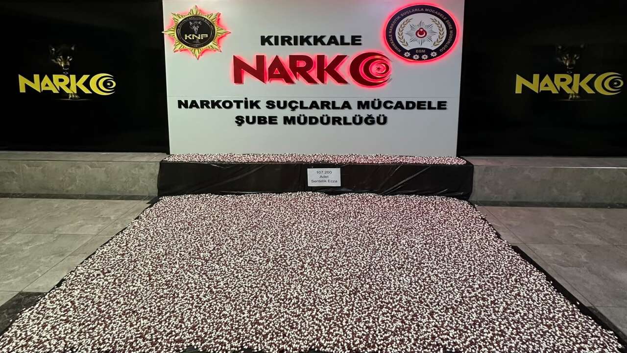 Ankara’dan çevre illere uyuşturucu sevkiyatına operasyon: 107 bin 200 hap ele geçirildi