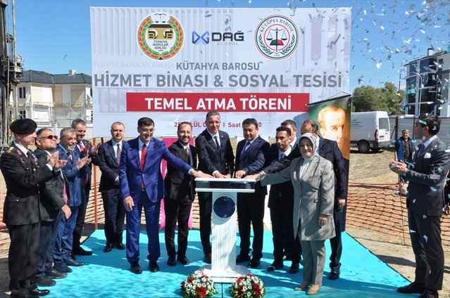 Kütahya'da yaklaşık 3 bin 850 metrekarelik avukat hizmet binasının temeli törenle atıldı