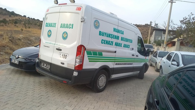 Manisa Yunusemre'de oto kaportacı İsa Acar ve eşi evinde tabancayla ölü bulundu