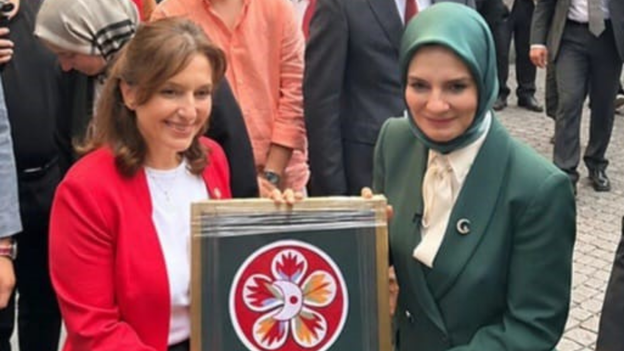 Kızılay’ın ilk amblemi 152 yıllık makineyle yeniden işlendi