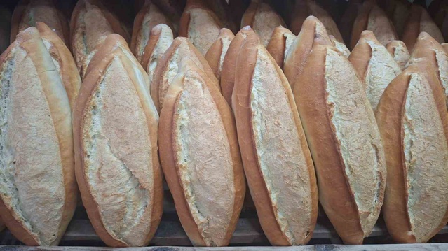 Ekmek 30 gram küçüldü, etiketi değişmedi! Gümüşhane'de kilonun fiyatı 80 lira