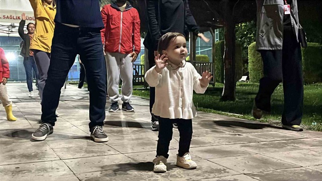 Çorum'da 'Mahallemde Hareket Var' etkinliğinde vatandaşlar 15 dakika egzersiz yaptı