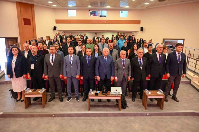 Kastamonu'da başlayan 13. ERPA Kongresi'nde yapay zekanın eğitime etkisi tartışılıyor