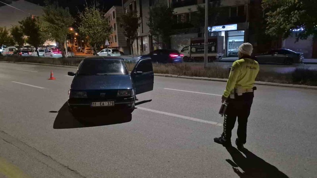 Eskişehir'de denetimde sürücü kaçtı, alkollü sürücüye 25 bin TL ceza kesildi